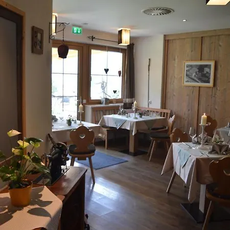 Zum Urviech -erwachsenenhotel- (adults Only) Ehrwald
